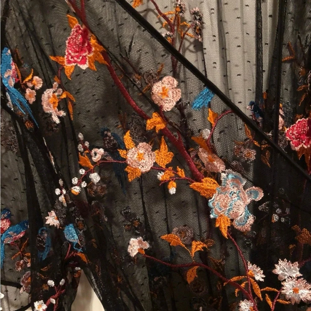 Beautiful Embroidered Robe - Picture 6 of 8